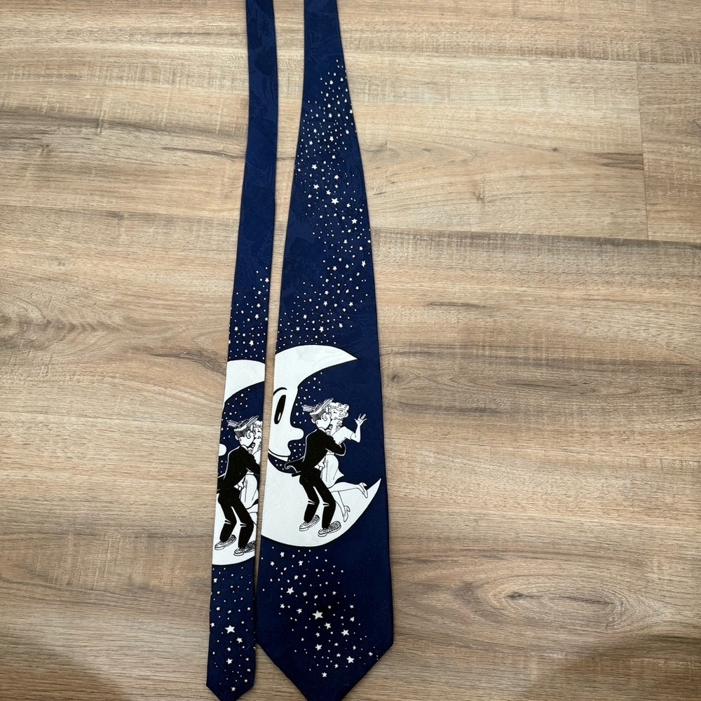 Vintage Blondie Dagwood 100% Silk Tie Romantic Crescent Moon Blue Celestial 1993 - Picture 5 of 6